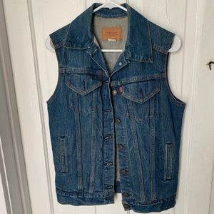 Vintage Levi’s Sleeveless Denim Jacket